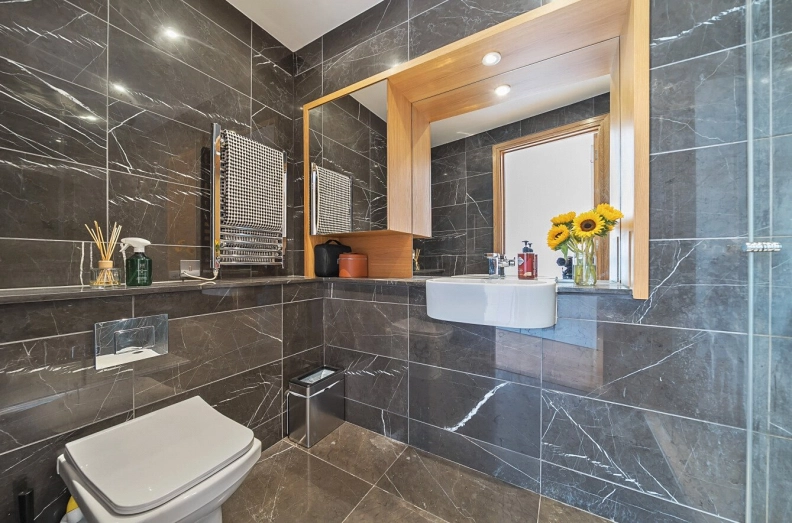 Studio apartments/flats for sale in Crossharbour Plaza, South Quay - E14 view 6