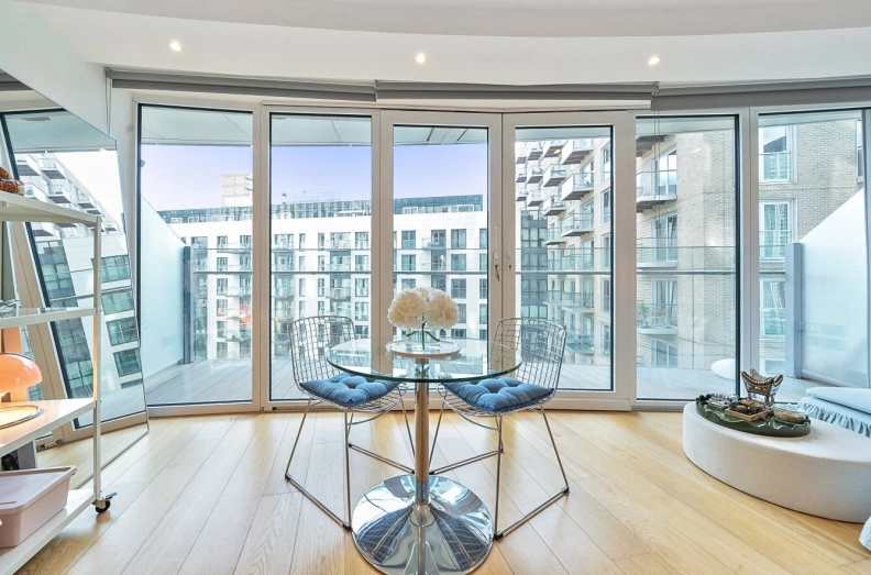 Studio apartments/flats for sale in Crossharbour Plaza, South Quay - E14 view 2
