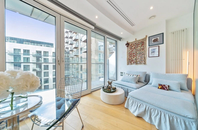 Studio apartments/flats for sale in Crossharbour Plaza, South Quay - E14 view 3
