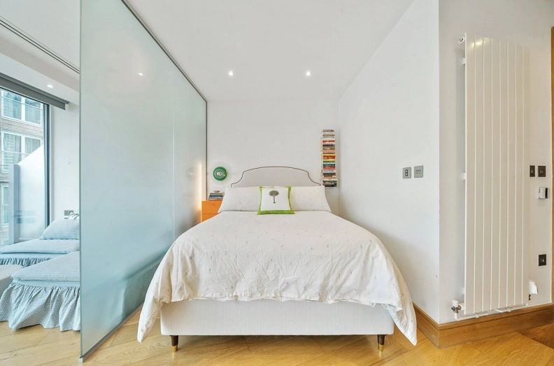 Studio apartments/flats for sale in Crossharbour Plaza, South Quay - E14 view 12