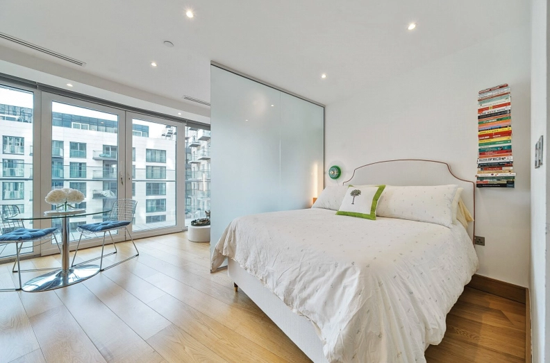 Studio apartments/flats for sale in Crossharbour Plaza, South Quay - E14 view 11