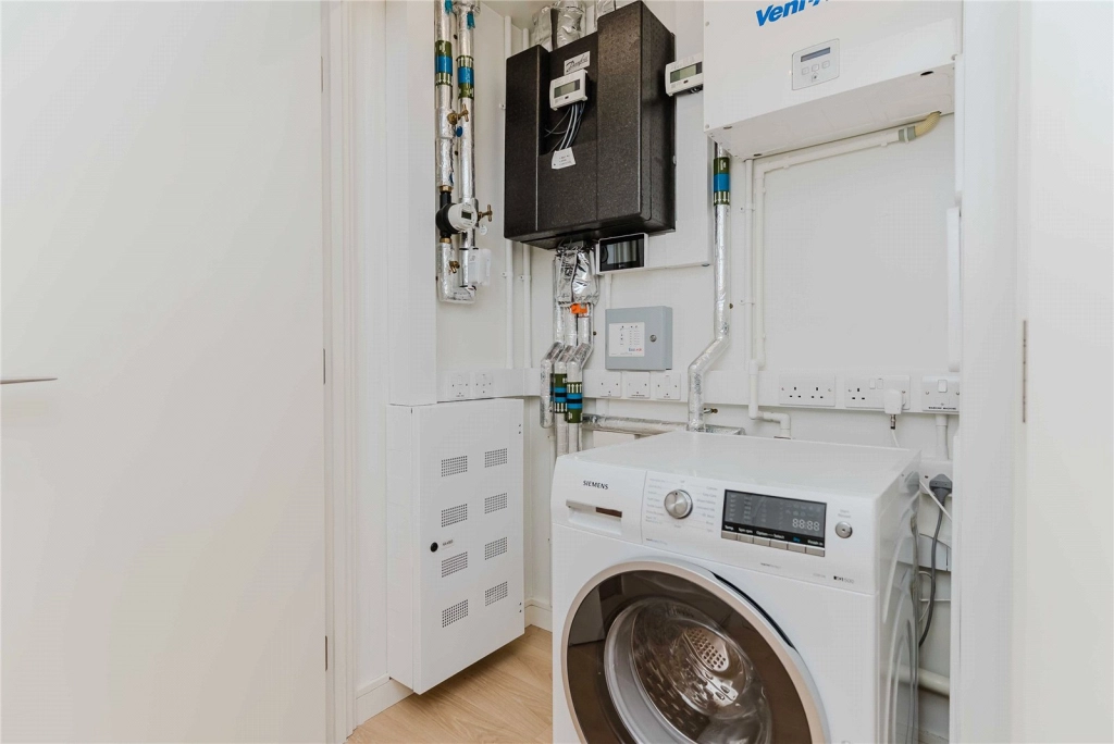 Studio apartments/flats for sale in Marsh Wall, Canary Wharf - E14 view 12