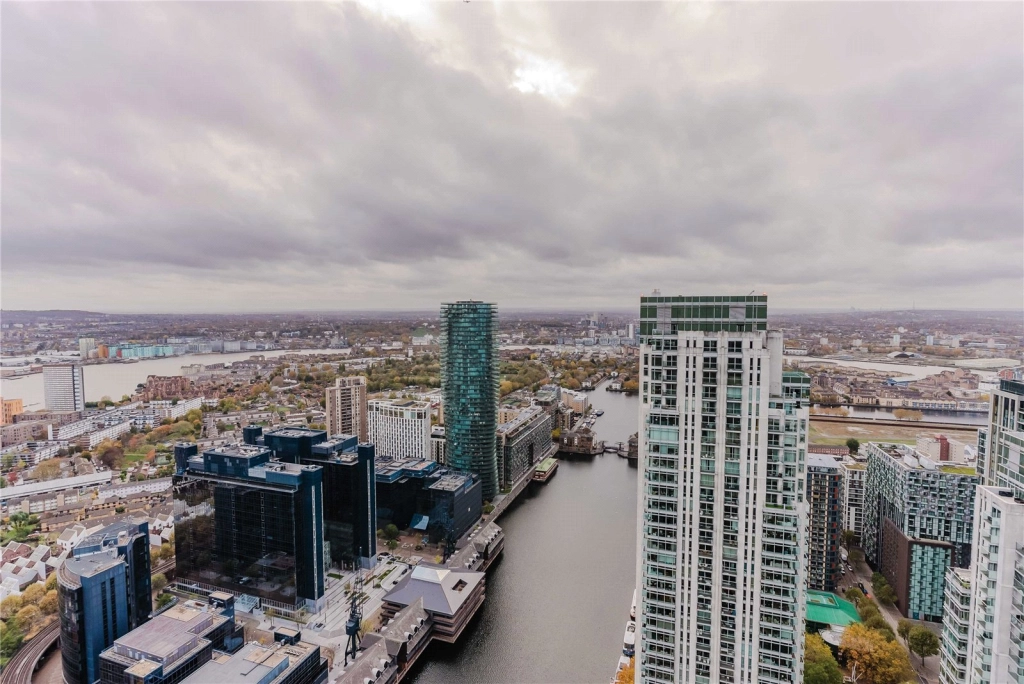 Studio apartments/flats for sale in Marsh Wall, Canary Wharf - E14 view 8