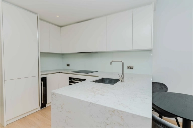 Marsh Wall, Canary Wharf - E14 view 6