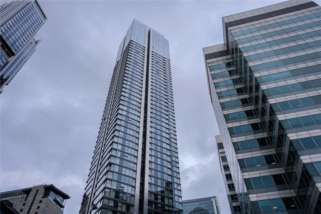 Studio apartments/flats for sale in Marsh Wall, Canary Wharf - E14 view 1