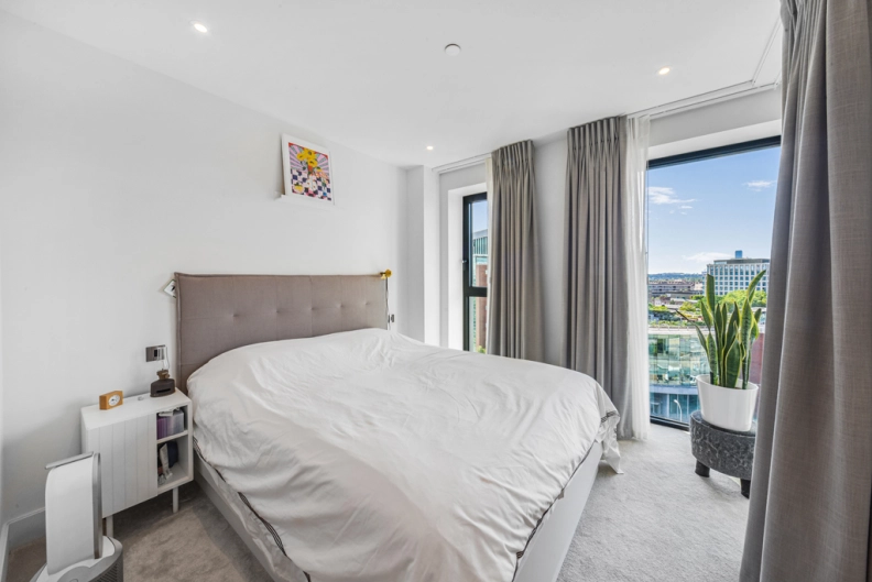 2 bedrooms apartments/flats for sale in Fountain Park Way, White City - W12 view 5