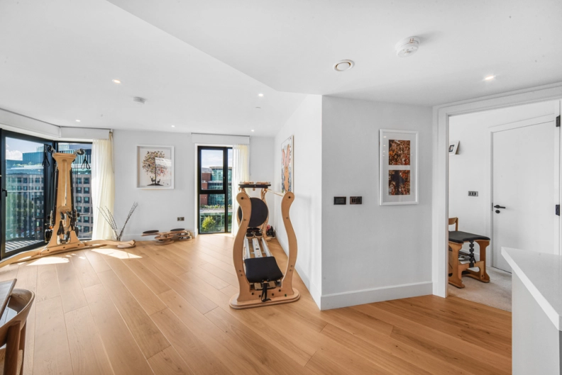 2 bedrooms apartments/flats for sale in Fountain Park Way, White City - W12 view 2