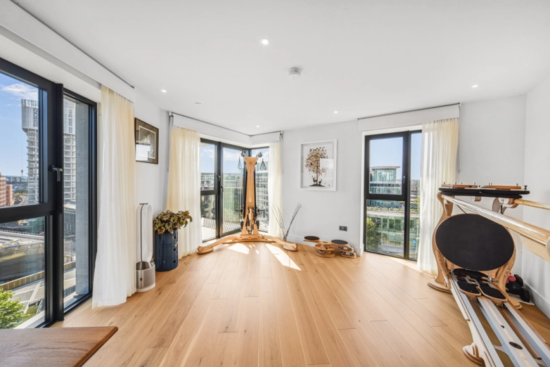 2 bedrooms apartments/flats for sale in Fountain Park Way, White City - W12 view 3