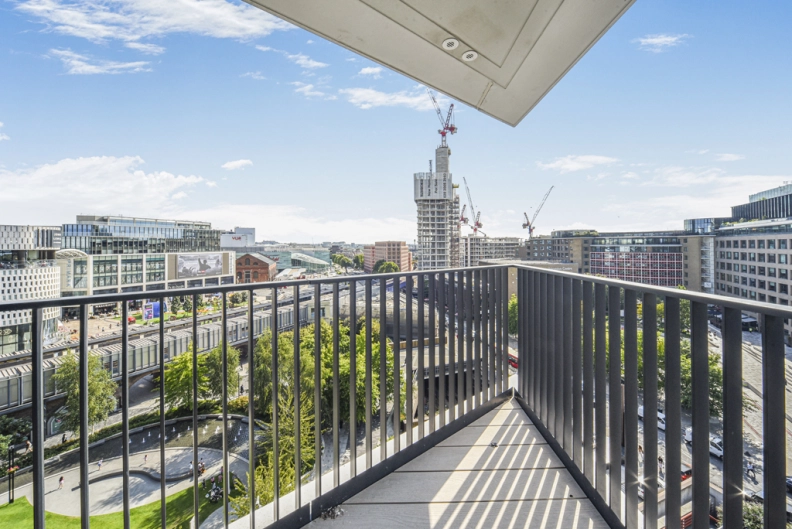 2 bedrooms apartments/flats to sale in Fountain Park Way, White City-image 1