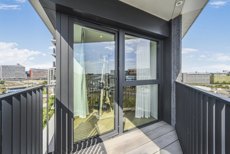 2 bedrooms apartments/flats for sale in Fountain Park Way, White City - W12 view 15