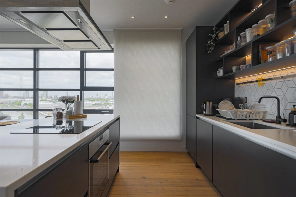 2 bedrooms apartments/flats for sale in Lookout Lane, Canning Town - E14 view 4