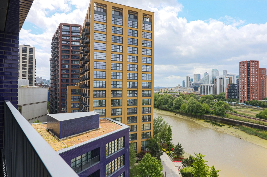 2 bedrooms apartments/flats for sale in Lookout Lane, Canning Town - E14 view 18