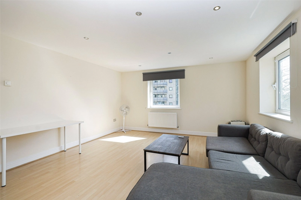3 bedrooms apartments/flats for sale in Wards Wharf Approach, Pontoon Dock - E16 view 2