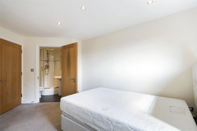 Wards Wharf Approach, Pontoon Dock - E16 view 16