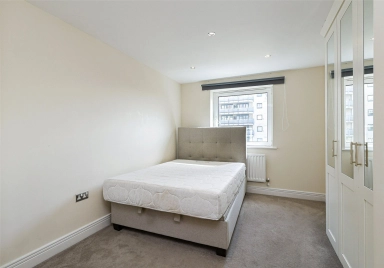 Wards Wharf Approach, Pontoon Dock - E16 view 6