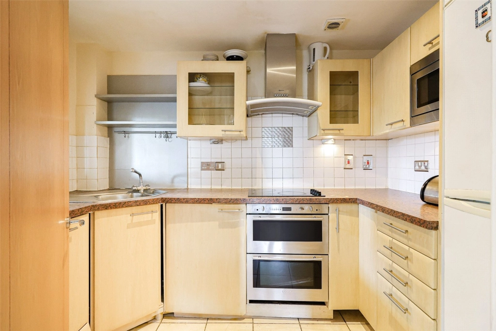 3 bedrooms apartments/flats for sale in Wards Wharf Approach, Pontoon Dock - E16 view 5