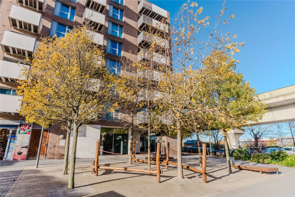 3 bedrooms apartments/flats for sale in Wards Wharf Approach, Pontoon Dock - E16 view 24