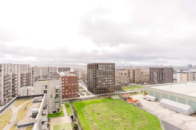 Magellan Boulevard, Gallions Reach - E16 view 15