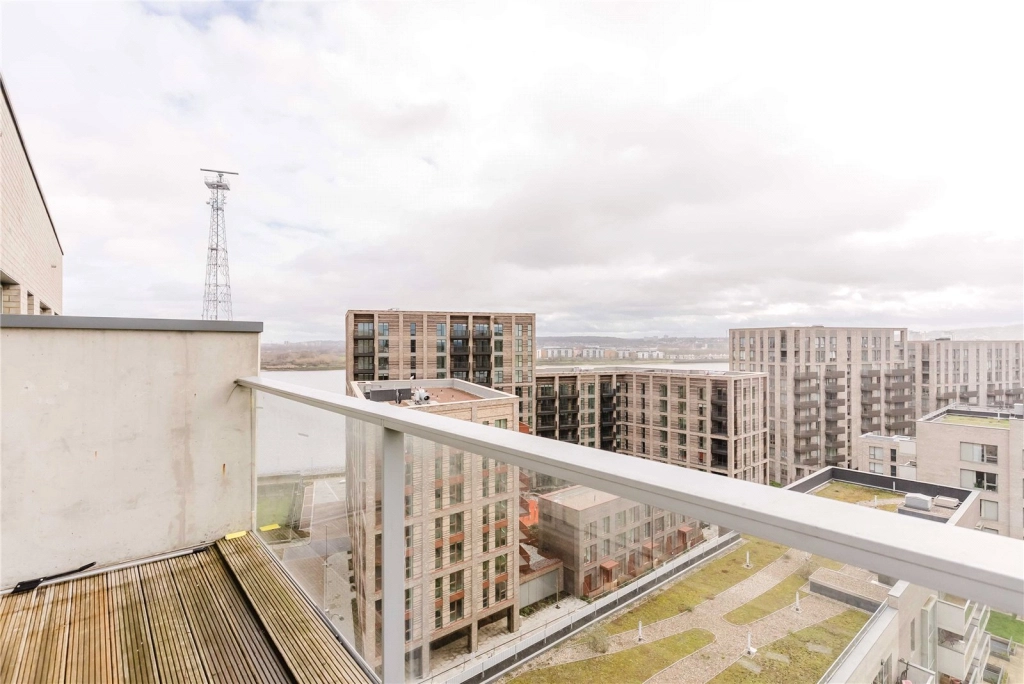 2 bedrooms apartments/flats for sale in Magellan Boulevard, Gallions Reach - E16 view 5