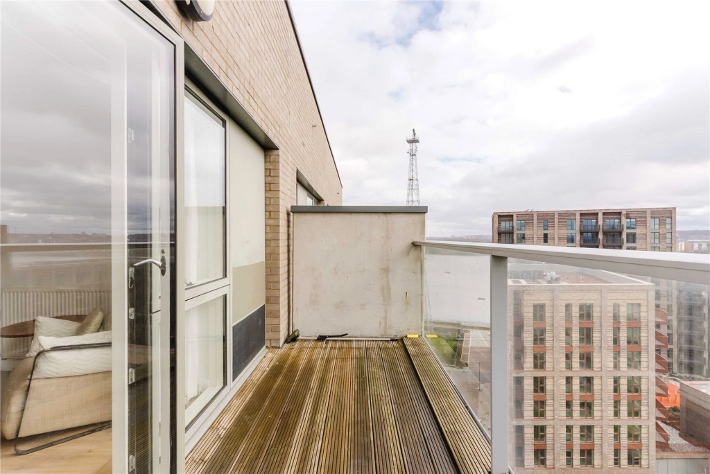 2 bedrooms apartments/flats for sale in Magellan Boulevard, Gallions Reach - E16 view 12