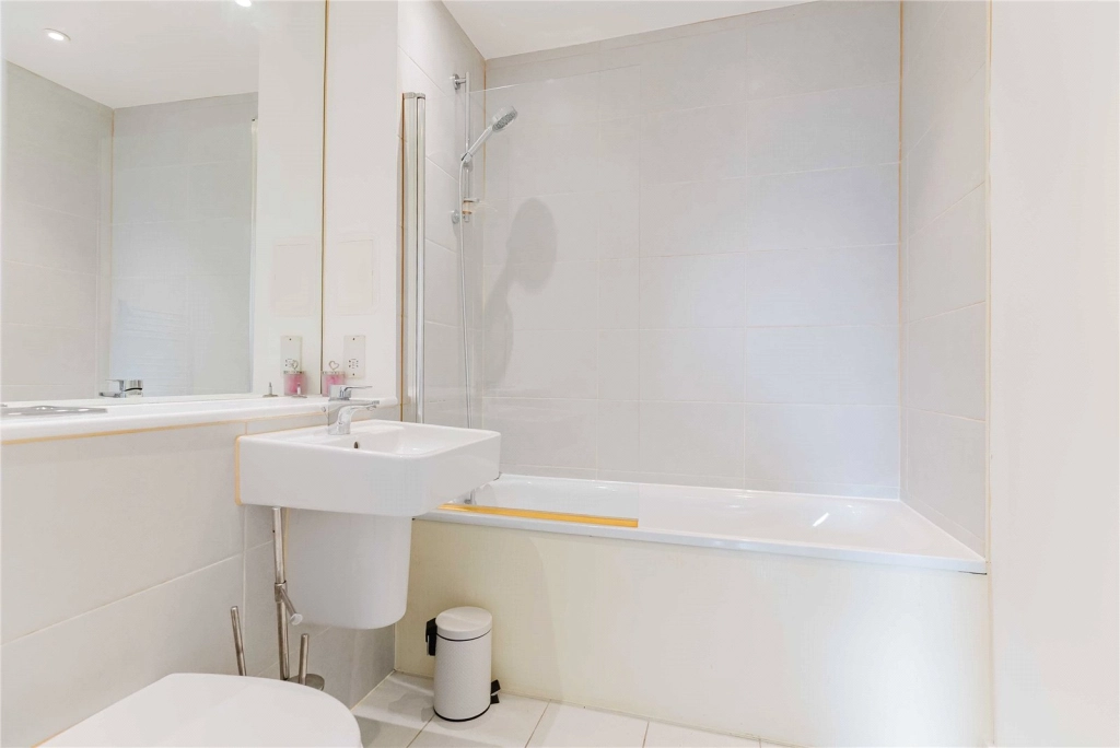 2 bedrooms apartments/flats for sale in Magellan Boulevard, Gallions Reach - E16 view 22