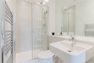 Magellan Boulevard, Gallions Reach - E16 view 8