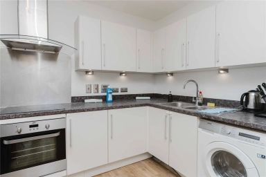 Magellan Boulevard, Gallions Reach - E16 view 4