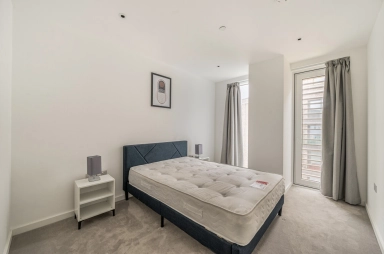 Cendal Crescent, Whitechapel - E1 view 6
