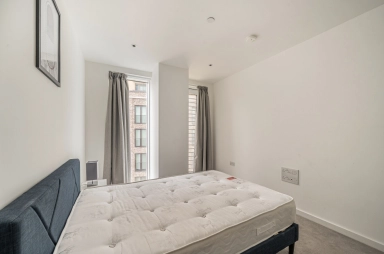 Cendal Crescent, Whitechapel - E1 view 15