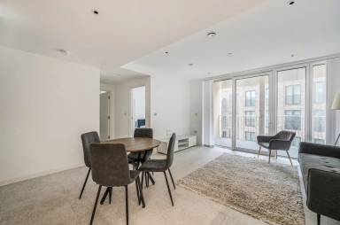 Cendal Crescent, Whitechapel - E1 view 2