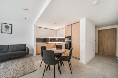 Cendal Crescent, Whitechapel - E1 view 13