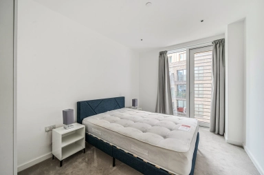 Cendal Crescent, Whitechapel - E1 view 7