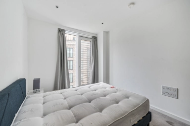 Cendal Crescent, Whitechapel - E1 view 19