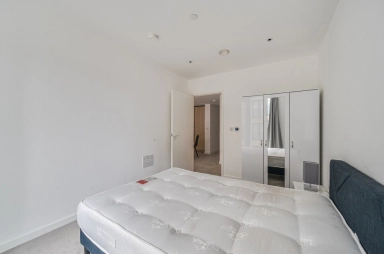 Cendal Crescent, Whitechapel - E1 view 21