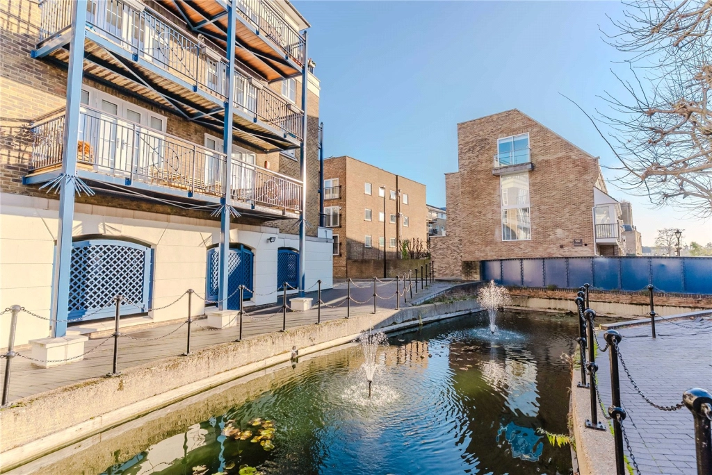 2 bedrooms apartments/flats for sale in Victory Place, Limehouse - E14 view 24