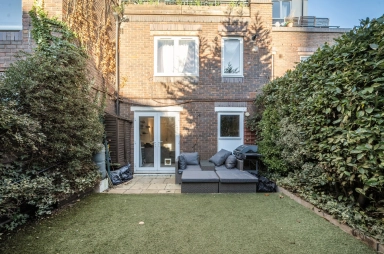 Crofts Street, Tower Hill - E1 view 9