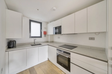 Commercial Road, Whitechapel - E1 view 11