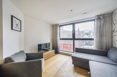 Commercial Road, Whitechapel - E1 view 4