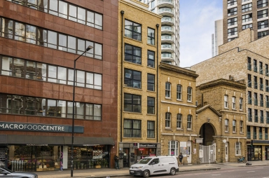 Commercial Road, Whitechapel - E1 view 17