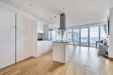 Crossharbour Plaza, Canary Wharf - E14 view 8