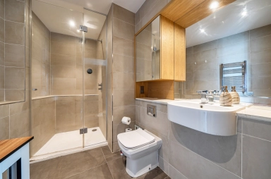 Crossharbour Plaza, Canary Wharf - E14 view 6