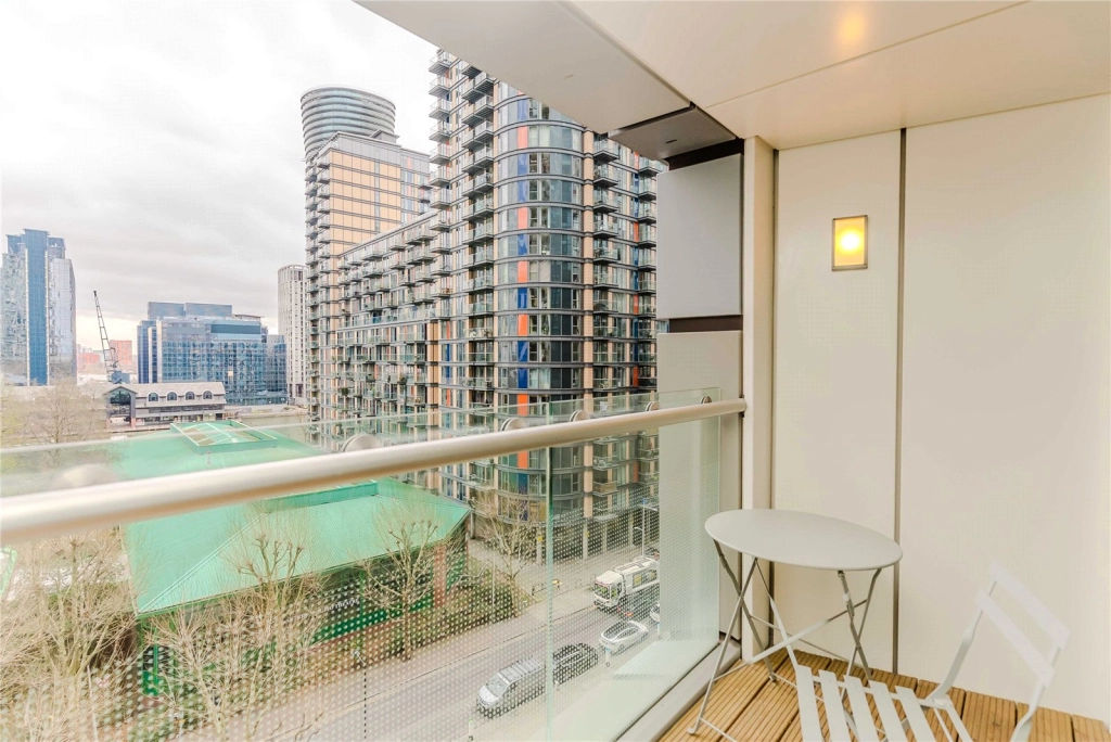3 bedrooms apartments/flats for sale in Lincoln Plaza, South Quay - E14 view 23