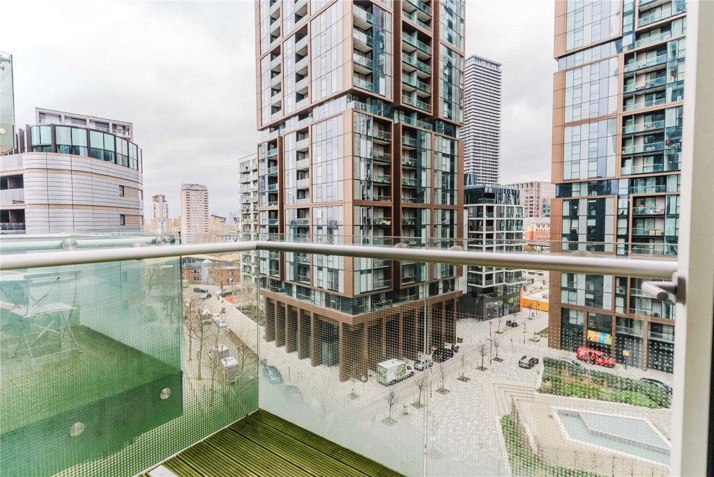 3 bedrooms apartments/flats for sale in Lincoln Plaza, South Quay - E14 view 22