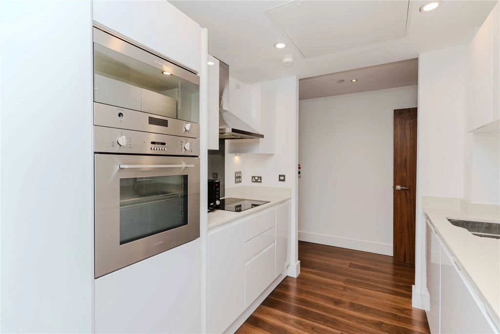 3 bedrooms apartments/flats for sale in Lincoln Plaza, South Quay - E14 view 4