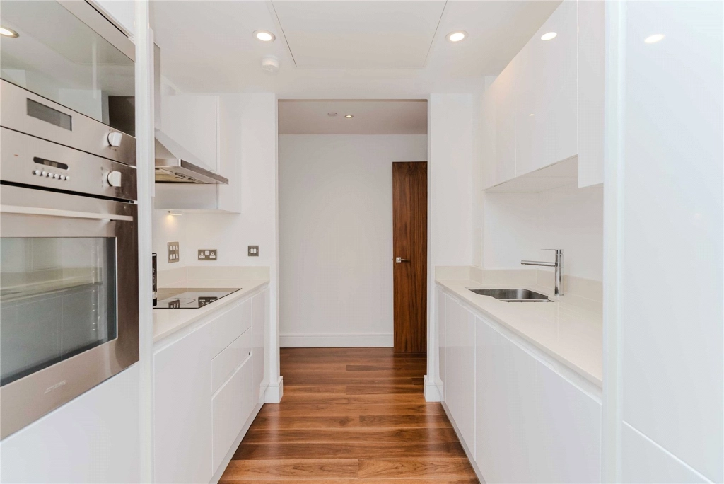 3 bedrooms apartments/flats for sale in Lincoln Plaza, South Quay - E14 view 10