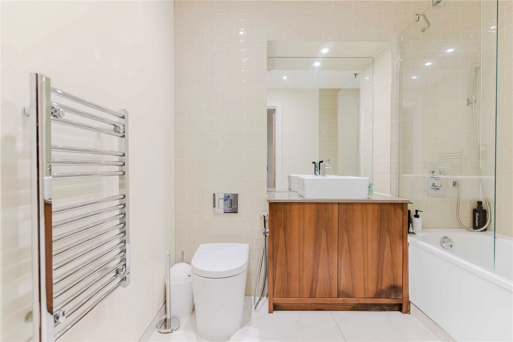 3 bedrooms apartments/flats for sale in Lincoln Plaza, South Quay - E14 view 7