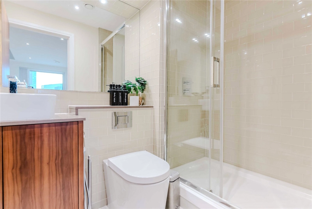 3 bedrooms apartments/flats for sale in Lincoln Plaza, South Quay - E14 view 21