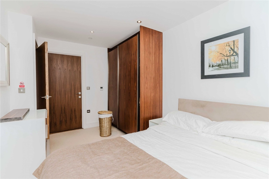 3 bedrooms apartments/flats for sale in Lincoln Plaza, South Quay - E14 view 14