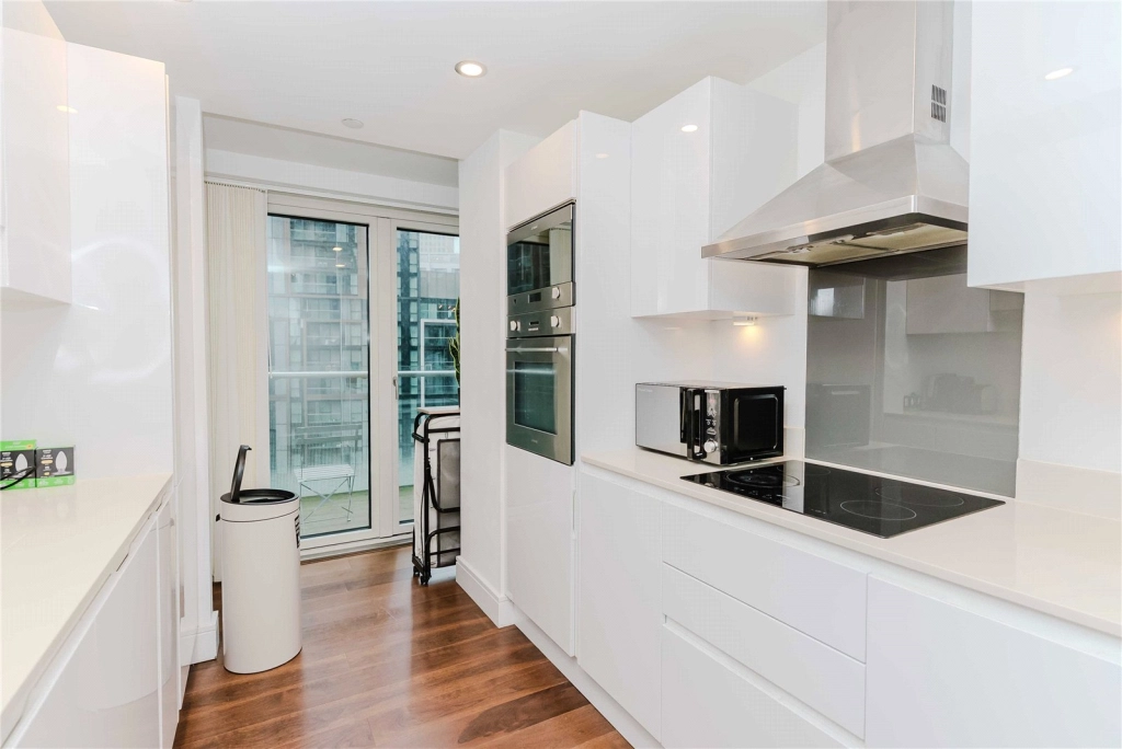 3 bedrooms apartments/flats for sale in Lincoln Plaza, South Quay - E14 view 11