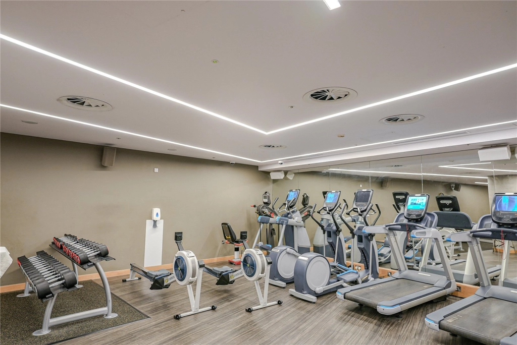 3 bedrooms apartments/flats for sale in Lincoln Plaza, South Quay - E14 view 25